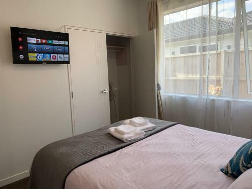 Silverdale Green Valley Holiday House