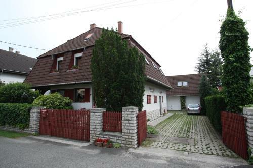 Hostal F�vesi Vend�gh�z