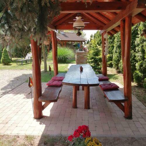 Hajnalka Apartmanh�z