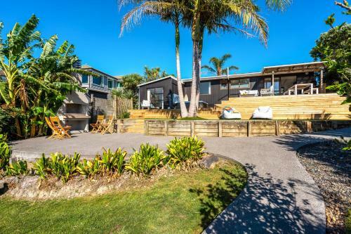 Sol Spa Oasis - Surfdale Holiday Home