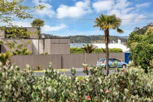 The Bourne Sanctuary - Russell Holiday Home
