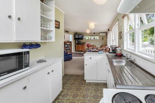 The Bourne Sanctuary - Russell Holiday Home