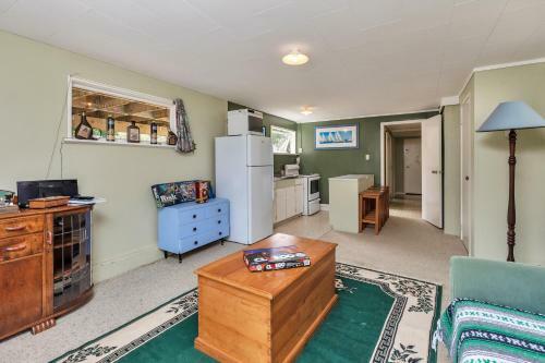 The Bourne Sanctuary - Russell Holiday Home