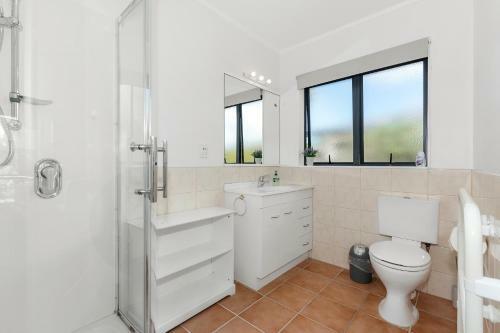 Bream Bay Bach - Ruakaka Holiday Home