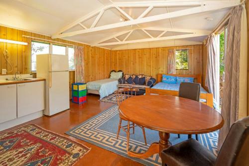 5 O'clock Somewhere - Tairua Holiday Home