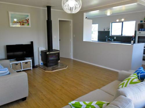 Main Magic - Tairua Holiday Home