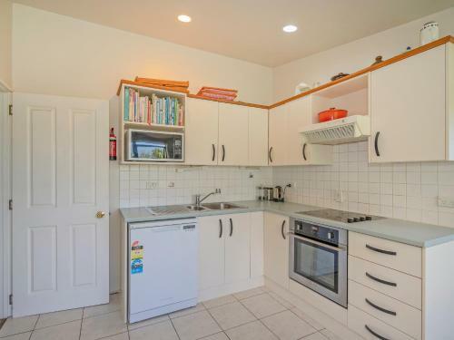 Harbour View - Tairua Holiday Home