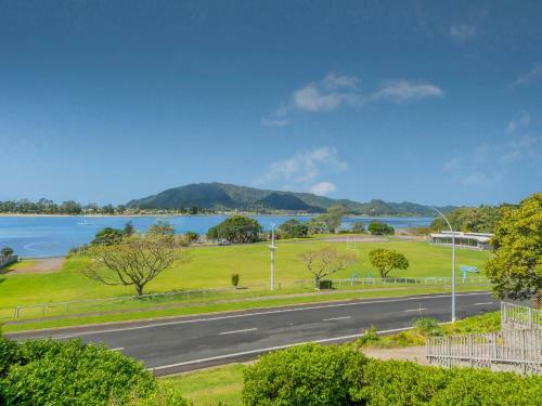 Tairua Harbour Views - Tairua Holiday Home