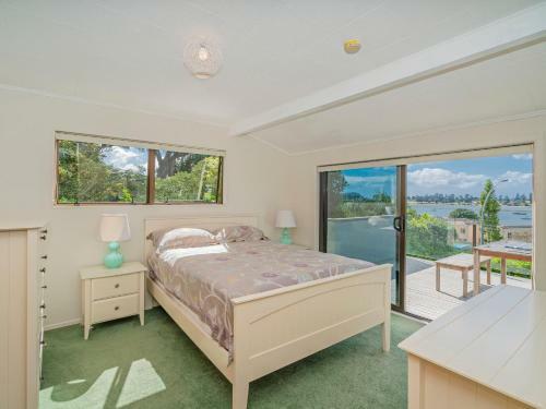 Tairua Harbour Views - Tairua Holiday Home