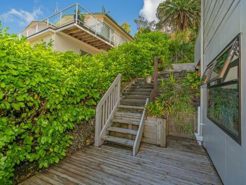 Tairua Harbour Views - Tairua Holiday Home