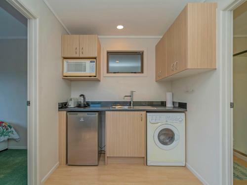 Tairua Harbour Views - Tairua Holiday Home