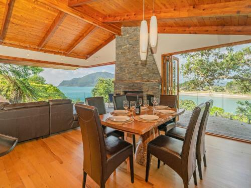Te Whare Rakau - Tairua Holiday Home