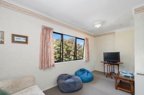 Freshwater Lookout - Taupo Central Holiday Home