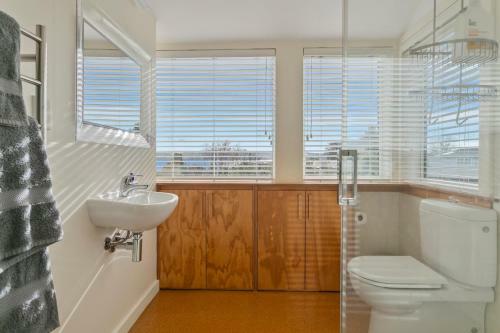 Rainbow Point Escape - Taupo Holiday Home