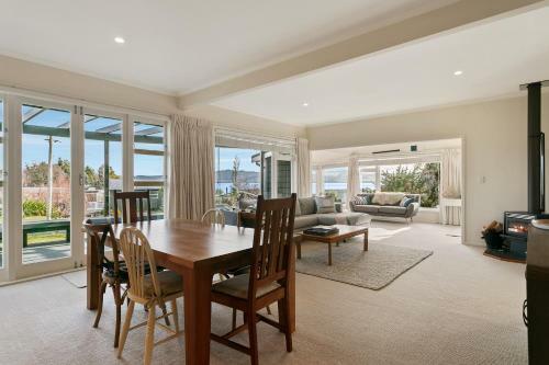 Rainbow Point Escape - Taupo Holiday Home