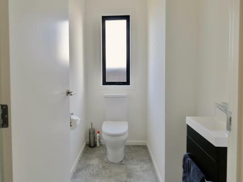 Lake House - Te Anau Holiday Home