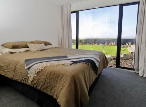 Lake House - Te Anau Holiday Home
