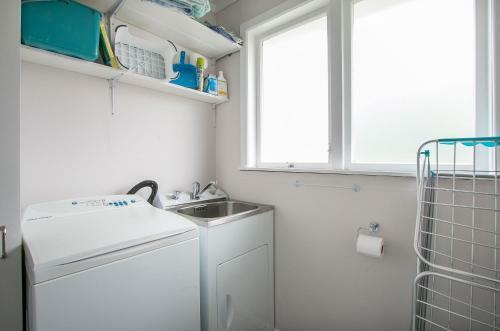 Citrus View - Waihi Beach Holiday Home