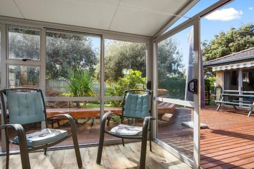 Fantails Roost - Bowentown Holiday Home