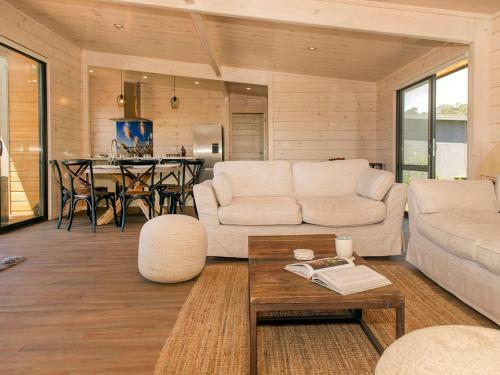 Opera Oasis - Whangapoua Holiday Home