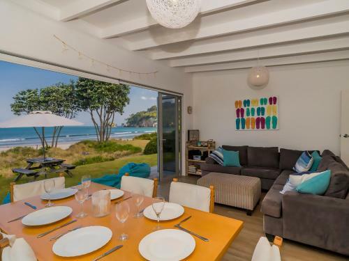 Beachfront Beauty - Whangamata