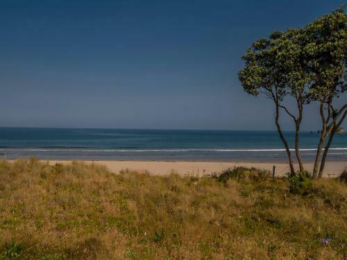 Beachfront Beauty - Whangamata