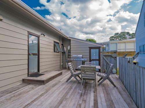 Beachfront Beauty - Whangamata