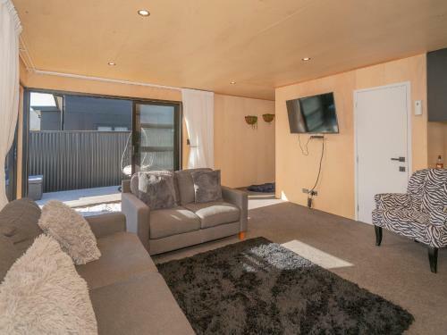 The Rear Deckhouse - Whangamata Holiday Home