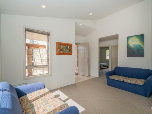 Island Time - Whangapoua Holiday Home