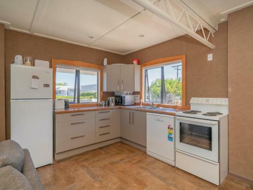 Fun In The Sun - Whangamata Holiday Home