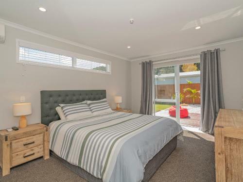 Modern Beach Pad - Whitianga Holiday Home