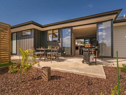Studio @ 131 - Whitianga Holiday Home