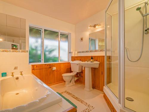 Seaview Serenity- Whitianga Holiday Home