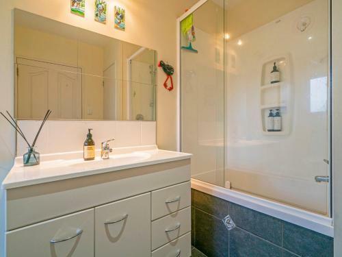 Seaview Serenity- Whitianga Holiday Home
