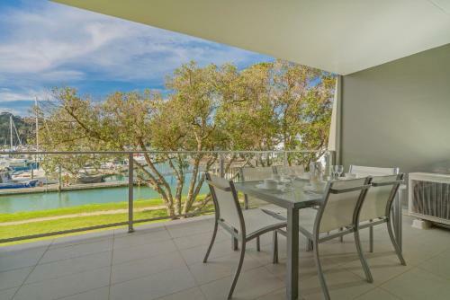 Sunny Marina - Marina Park Apartment