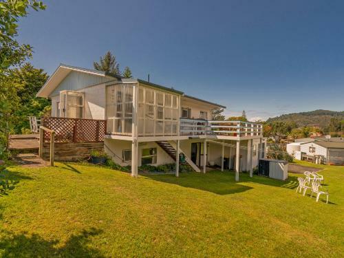 Scotts Base - Whiritoa Beach Holiday Home