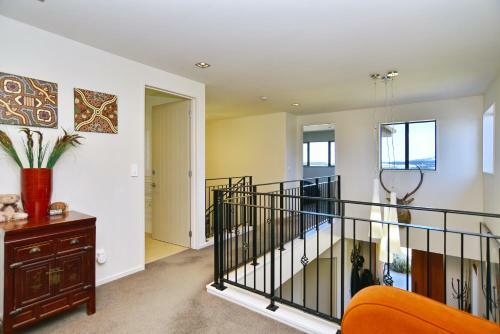 Cedarwood - Christchurch Holiday Homes