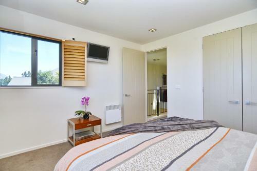 Cedarwood - Christchurch Holiday Homes