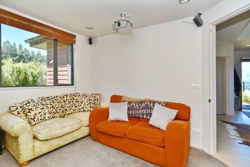 Cedarwood - Christchurch Holiday Homes