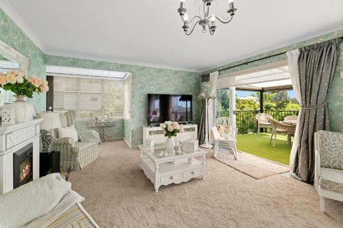 The Castle - Tauranga Holiday Home