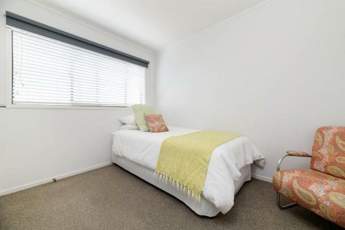 Centrally Located- Modern Sunny Townhouse