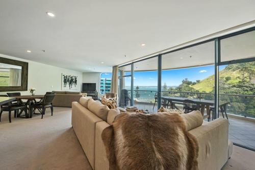 Harbour Mount Ocean Views - Mt Maunganui Holiday Home