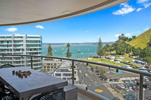 Harbour Mount Ocean Views - Mt Maunganui Holiday Home