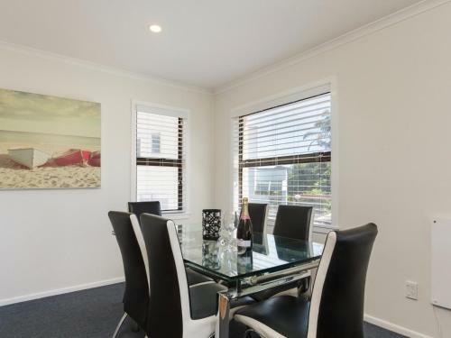 Sand Castles - Mount Maunganui Holiday Home