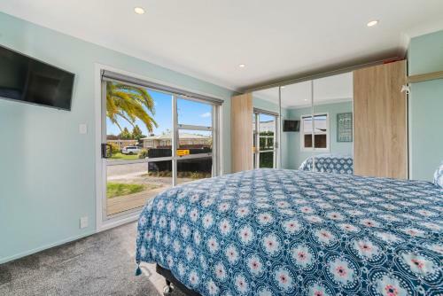 The Palm Retreat - Rotorua Holiday Home