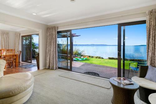 Parawai Lakehouse Sanctuary