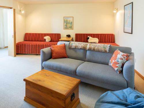 D�j� Vu - Queenstown Holiday Home
