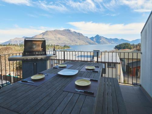 Ridge View Apartment - Queenstown Apartment