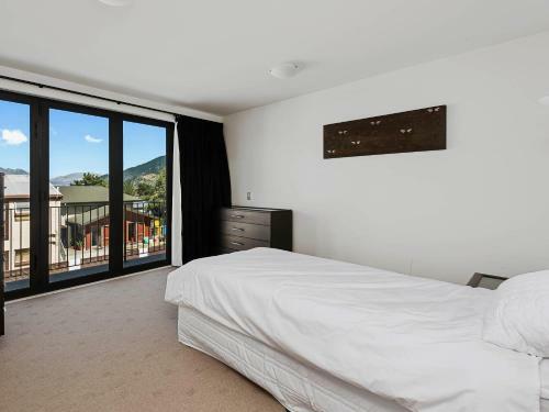 Ridge View Apartment - Queenstown Apartment