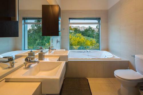 Queenscliff Villa - Outstanding Views And Close To Town